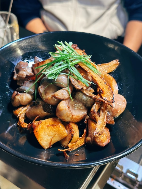 台北東區美食 | 被騙了!這家羊肉完全不騷還好吃到爆 – 羊騷殿!羊肉爐 + 串燒聚餐首選 - 第18張圖 台北東區美食 | 被騙了!這家羊肉完全不騷還好吃到爆 – 羊騷殿!羊肉爐 + 串燒聚餐首選