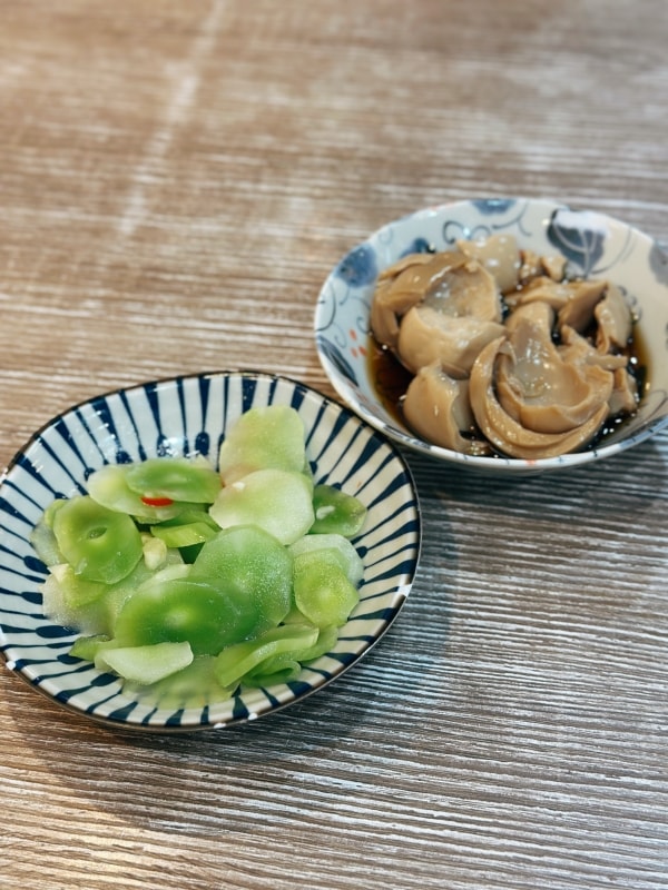 台北深夜美食｜長春路人氣宵夜太過份！連奶茶和芋頭西米露都好喝~胖老闆誠意肉粥