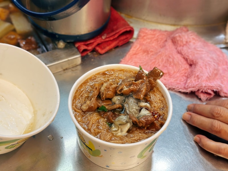 台北美食 | 後山埤最強小吃!【春來麵線】飄香 30 年,500 碗推薦的在地銅板美味全攻略 - 第13張圖 台北美食 | 後山埤最強小吃!【春來麵線】飄香 30 年,500 碗推薦的在地銅板美味全攻略