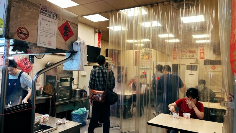 台北美食 | 後山埤最強小吃!【春來麵線】飄香 30 年,500 碗推薦的在地銅板美味全攻略 - 第7張圖 台北美食 | 後山埤最強小吃!【春來麵線】飄香 30 年,500 碗推薦的在地銅板美味全攻略